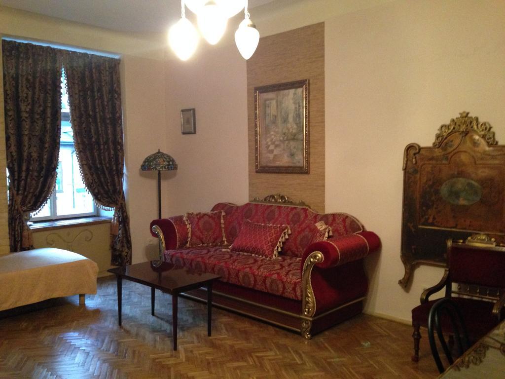 Magnificent Apartment On Halitska 利沃夫 外观 照片